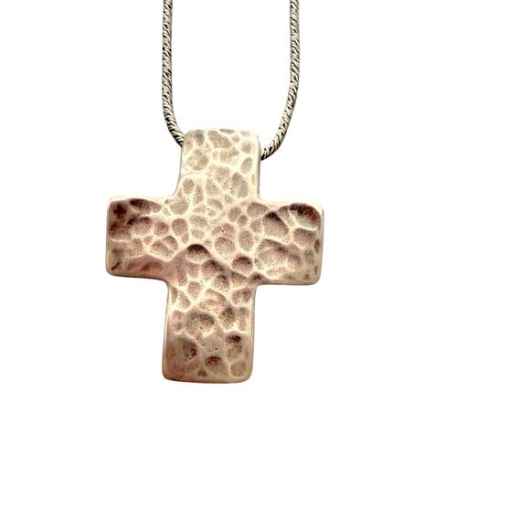 Silpada 925 Sterling Silver Hammered Cross Pendant & Necklace - Picture 2 of 9